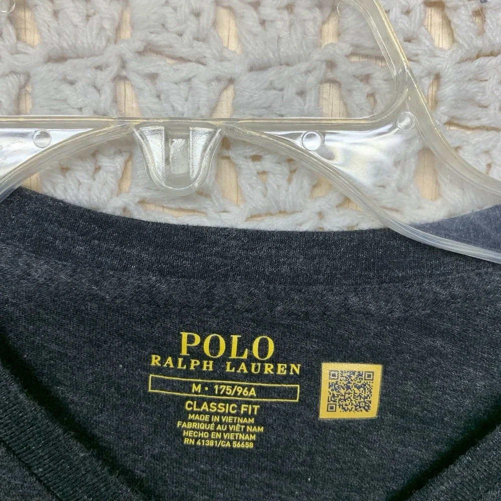 Polo Ralph Lauren Tee Shirt Men's. Sz M Gray White Pony Short Sleve‎ V Neck